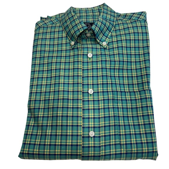Jos A Bank Men’s Traveler's Collection Shirt Size M Long Sleeve Plaid Cotton NEW - Picture 1 of 9